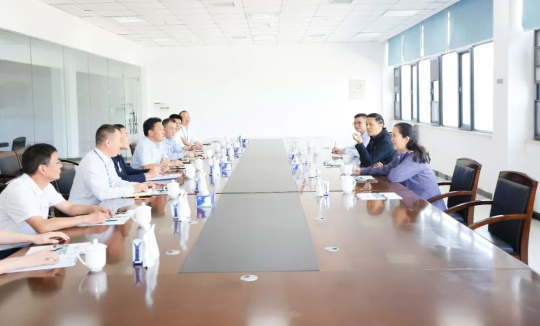 快樂(lè)過(guò)“雙節(jié)”，安全不放假｜河南農(nóng)投集團(tuán)黨委書(shū)記、董事長(zhǎng)李曉寰一行蒞臨花花牛乳業(yè)集團(tuán)開(kāi)展“雙節(jié)”安全生產(chǎn)大檢查活動(dòng)并慰問(wèn)一線職工、