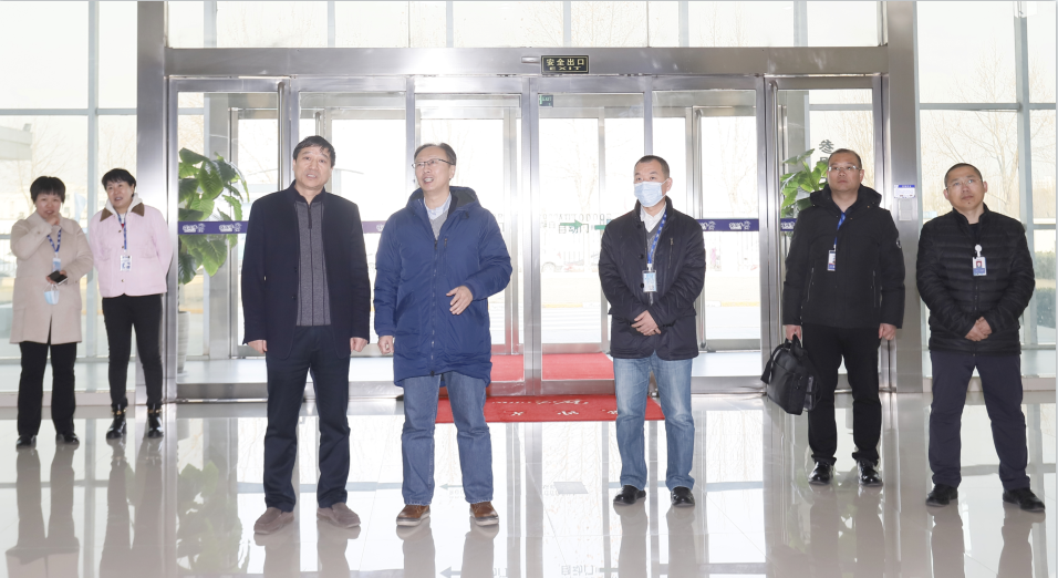 花花牛丨東北農(nóng)大食品學(xué)院院長(zhǎng)、中原食品實(shí)驗(yàn)室首席科學(xué)家姜毓君教授蒞臨花花牛乳業(yè)集團(tuán)調(diào)研