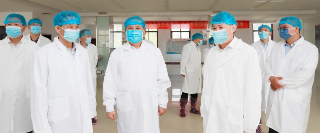 快訊丨河南省人民政府副省長武國定蒞臨花花牛乳業(yè)集團(tuán)瑞亞牧業(yè)調(diào)研奶源基地建設(shè)情況 快訊丨河南省人民政府副省長武國定蒞臨花花牛乳業(yè)集團(tuán)瑞亞牧業(yè)調(diào)研奶源基地建設(shè)情況