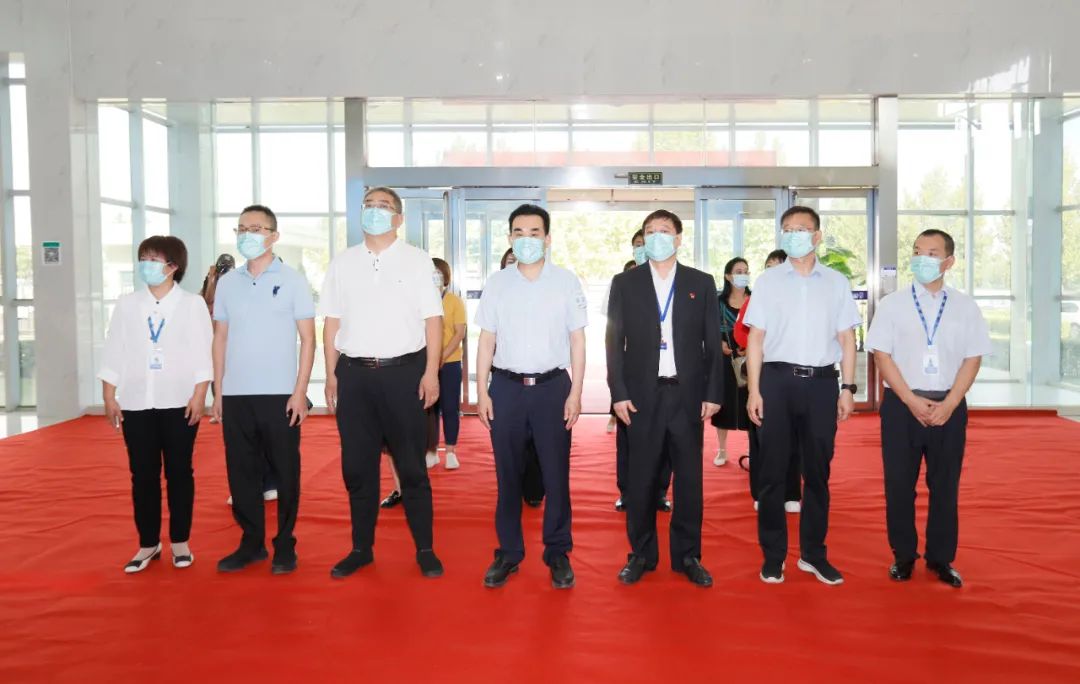 快訊 | 鄭州創(chuàng)建國(guó)家食品安全示范城市暨2022食安鄭州生產(chǎn)企業(yè)開放日·探秘花花牛透明工廠活動(dòng)舉行 快訊 | 鄭州創(chuàng)建國(guó)家食品安全示范城市暨2022食安鄭州生產(chǎn)企業(yè)開放日·探秘花花牛透明工廠活動(dòng)舉行