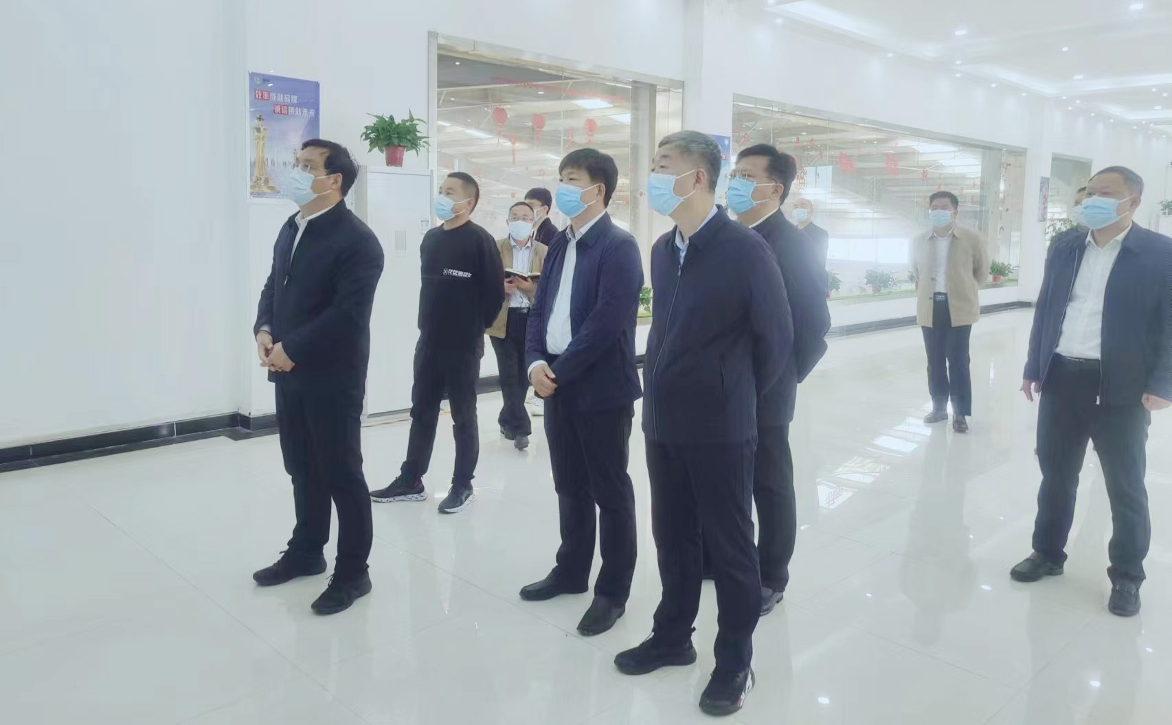 駐馬店市委副書記、市長(zhǎng)李躍勇一行 蒞臨花花牛乳業(yè)集團(tuán)新蔡豫信瑞亞牧場(chǎng)調(diào)研