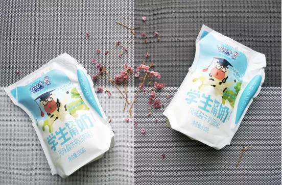 花花牛首款愛克林低溫學(xué)生飲用酸牛奶上市啦?。?！