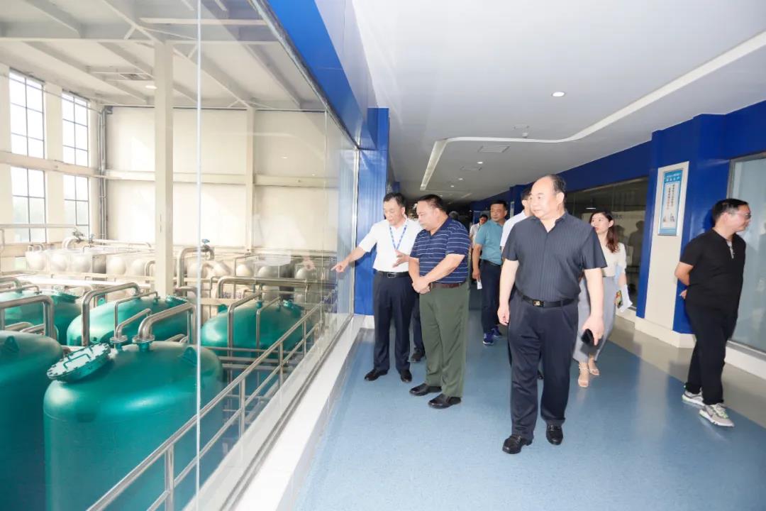 快訊 | 河南省人民政府食品安全委員會辦公室第三批食品安全示范區(qū)驗收組領導蒞臨花花牛乳業(yè)集團驗收食品安全示范區(qū)建設情況 快訊 | 河南省人民政府食品安全委員會辦公室第三批食品安全示范區(qū)驗收組領導蒞臨花花牛乳業(yè)集團驗收食品安全示范區(qū)建設情況