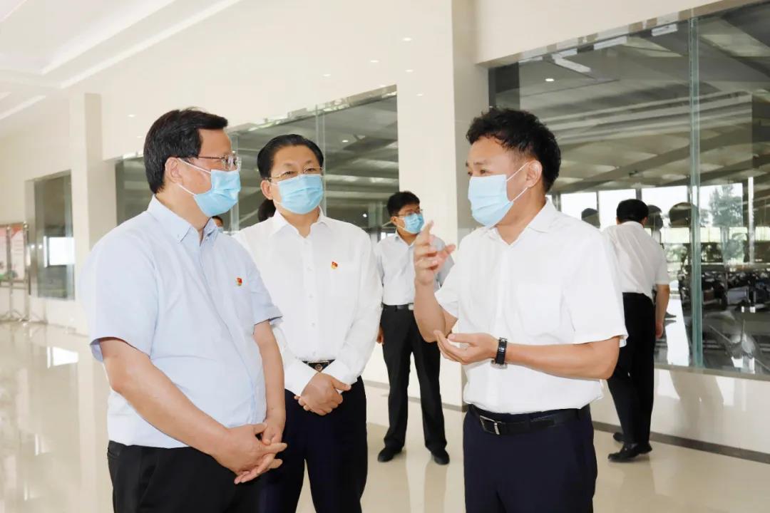 快訊 | 河南省委常委、省紀(jì)委書記、省監(jiān)委主任任正曉蒞臨花花牛乳業(yè)集團(tuán)新蔡瑞亞牧場調(diào)研