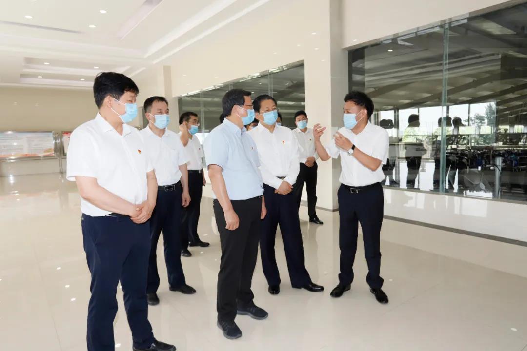 快訊 | 河南省委常委、省紀(jì)委書記、省監(jiān)委主任任正曉蒞臨花花牛乳業(yè)集團(tuán)新蔡瑞亞牧場調(diào)研