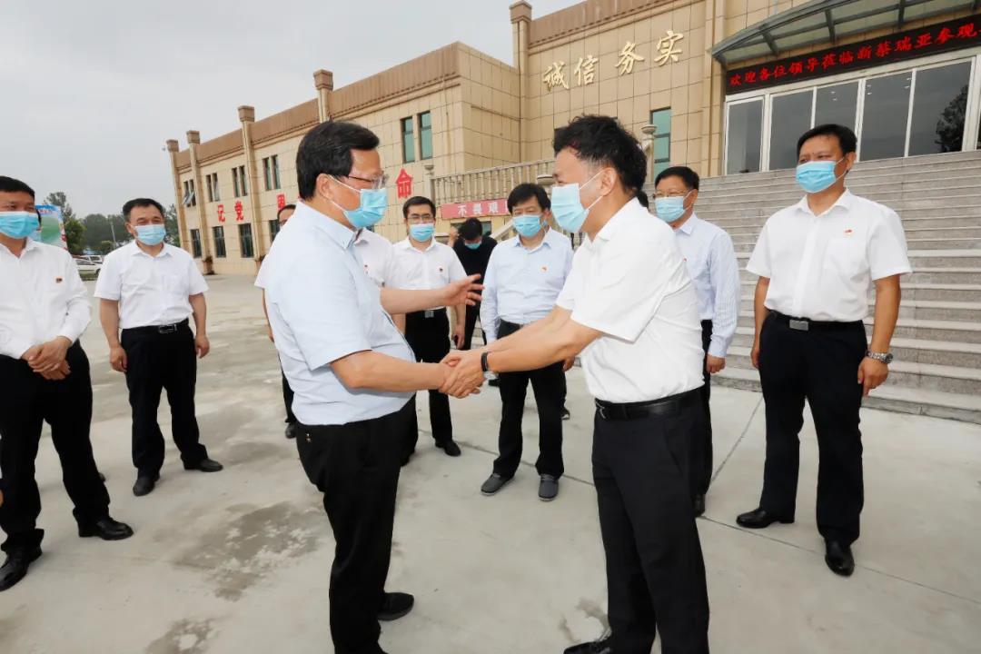 快訊 | 河南省委常委、省紀(jì)委書記、省監(jiān)委主任任正曉蒞臨花花牛乳業(yè)集團(tuán)新蔡瑞亞牧場調(diào)研