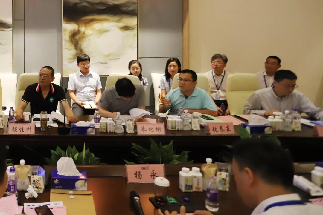 河南首家！花花牛乳業(yè)集團(tuán)通過(guò)優(yōu)質(zhì)乳工程驗(yàn)收