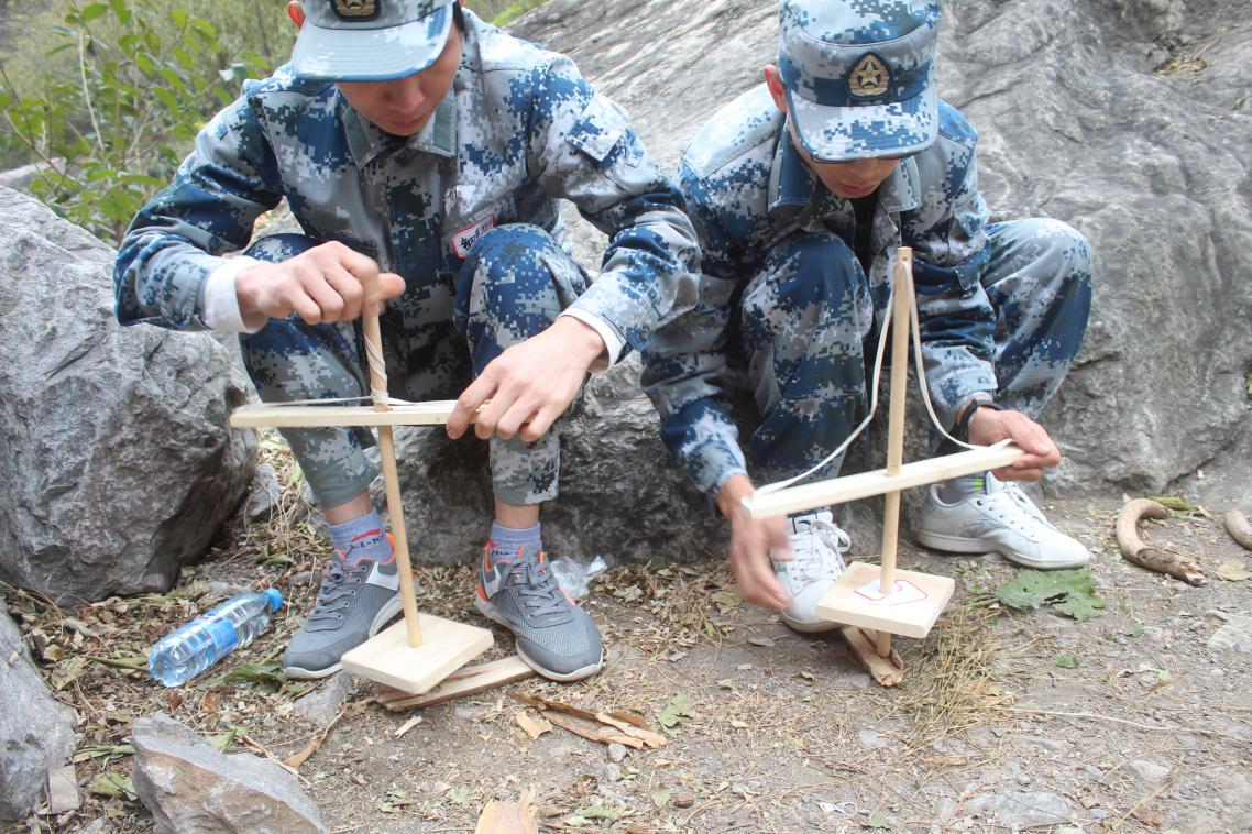 組織開(kāi)展戶(hù)外拓展訓(xùn)練活動(dòng) 組織開(kāi)展戶(hù)外拓展訓(xùn)練活動(dòng)