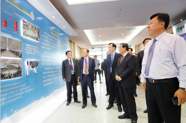 花花牛亮相中國奶業(yè)20強呼倫貝爾峰會，共話中國奶業(yè)振興！