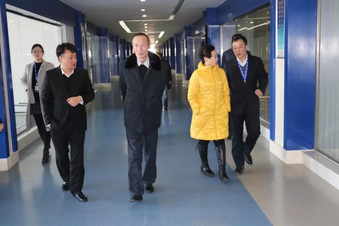 中國(guó)奶業(yè)協(xié)會(huì)高鴻賓會(huì)長(zhǎng)蒞臨花花牛指導(dǎo)工作 中國(guó)奶業(yè)協(xié)會(huì)高鴻賓會(huì)長(zhǎng)蒞臨花花牛指導(dǎo)工作