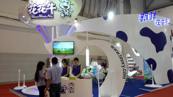 花花牛牛氣沖天！農(nóng)業(yè)部長品嘗“領暢”點贊，又獲國際奶業(yè)平臺青睞
