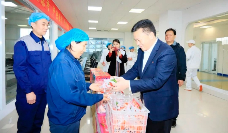 新春慰問(wèn)送關(guān)懷——集團(tuán)黨委書(shū)記、董事長(zhǎng)慰問(wèn)春節(jié)期間堅(jiān)守崗位的一線職工
