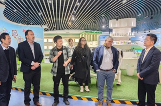 烏拉圭佛羅里達(dá)省省長(zhǎng)卡洛斯一行到訪(fǎng)河南花花牛乳業(yè)集團(tuán)